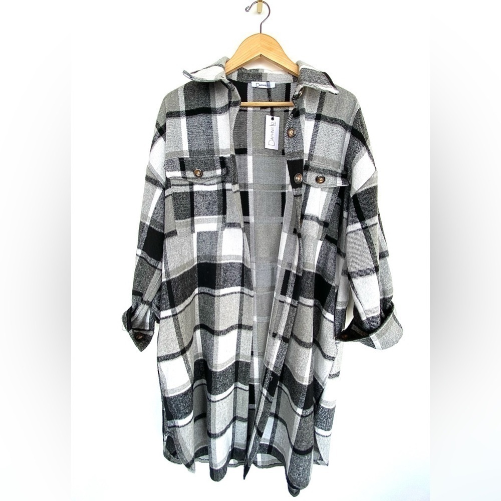 Daphne Lo NWT Shacket Gray Black White Neutral Womens size L